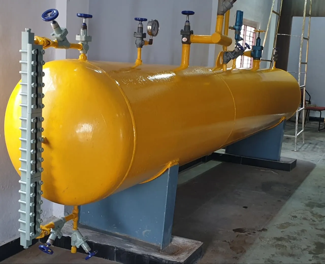 Ammonia refrigeration receiver tank